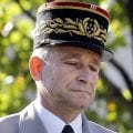 COMMUNIQUÉ (19 juillet 2017-11h00) = À l’occasion de la démission du chef d’état-major des armées, l’UPR salue l’honneur, la compétence et l’intégrité du général de Villiers et rappelle à Macron que « la Roche tarpéienne est proche du Capitole ».