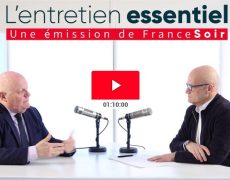 "Macron n'a pas présenté son bilan, les médias devraient protester" François Asselineau