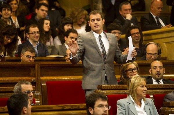 Albert Rivera député anti-indépendantiste au Parlement régional catalan