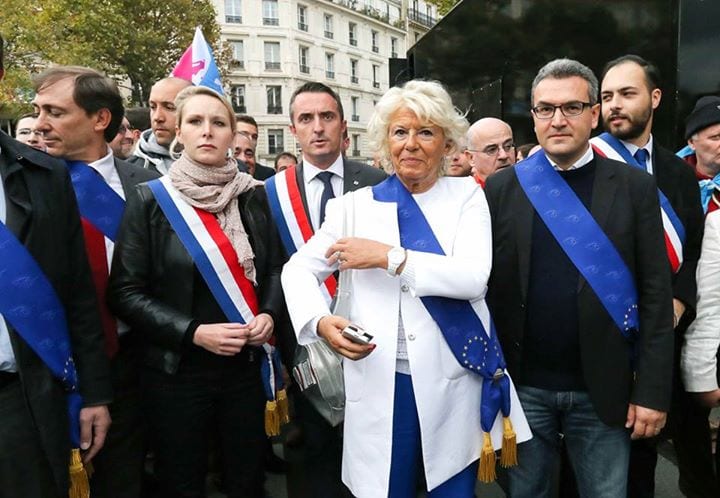 Aymeric Chauprade  écharpe aux couleurs de l'UE