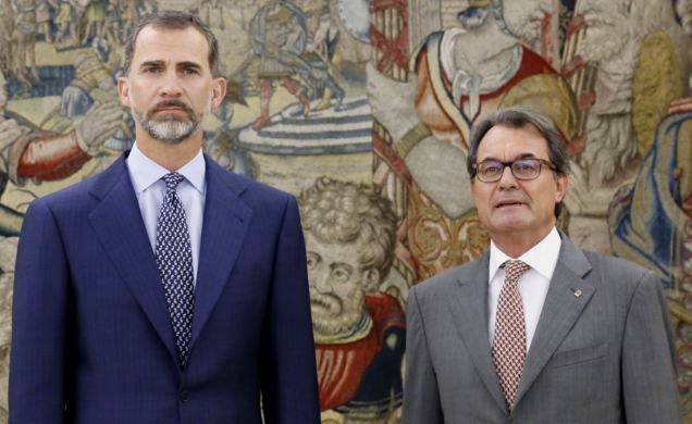 le Roi Philippe VI dEspagne et M. Artur Mas i Gavarro Catalogne.